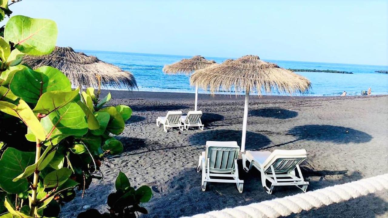 Enjoy The Sea And Pool In Playa De Las Americas Playa de las Americas (Tenerife) Exterior photo